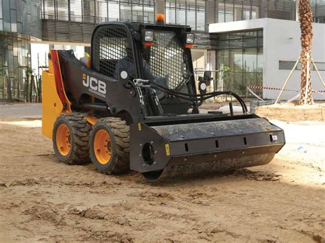 JCB ROBOT 135 Skid Steer Loader, 2770 kg 